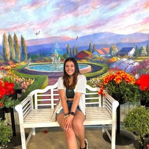 Meet your Posher, Valentina